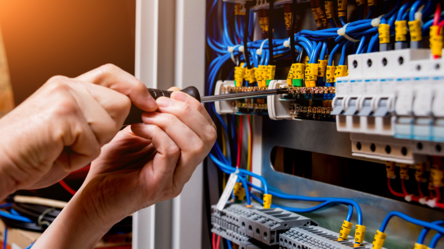 Instalaciones Eléctricas ( Curso de Instalador Electricista)